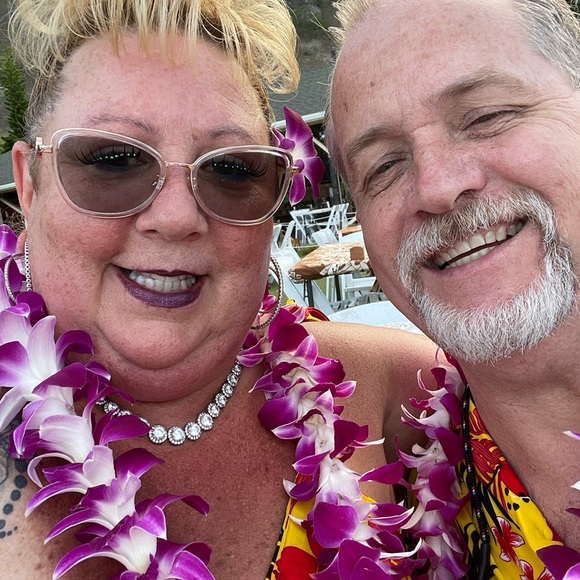 Meet your Posher, Debbie - Picture 5 of 7